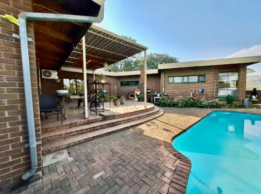 4 Bedroom Property for Sale in Schuinshoogte KwaZulu-Natal