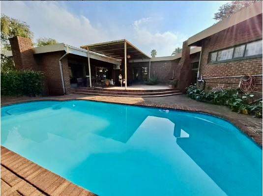 4 Bedroom Property for Sale in Schuinshoogte KwaZulu-Natal