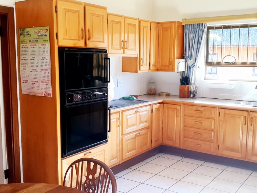 5 Bedroom Property for Sale in St Michaels On Sea KwaZulu-Natal