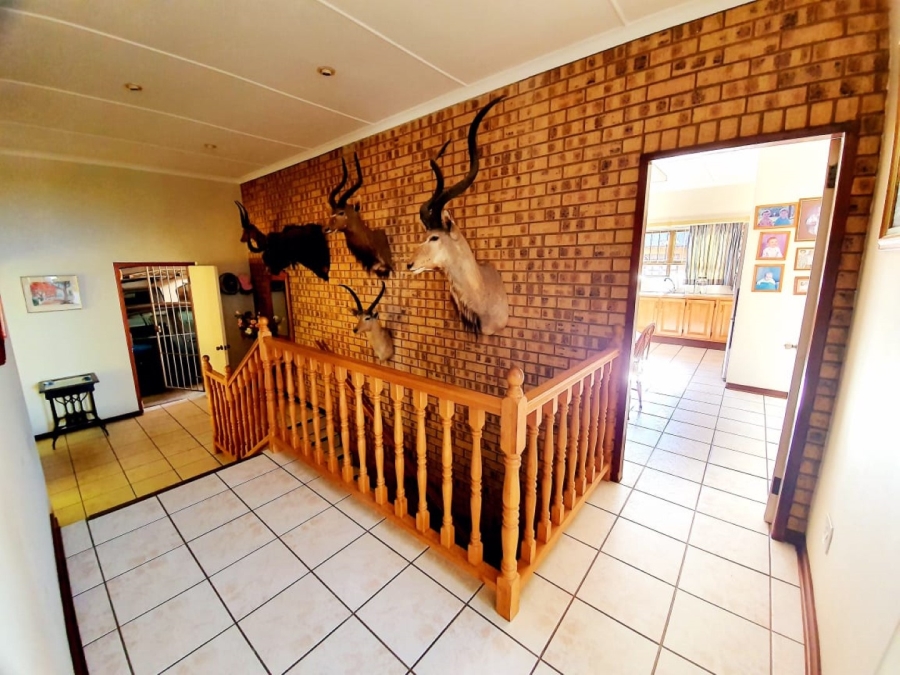 5 Bedroom Property for Sale in St Michaels On Sea KwaZulu-Natal