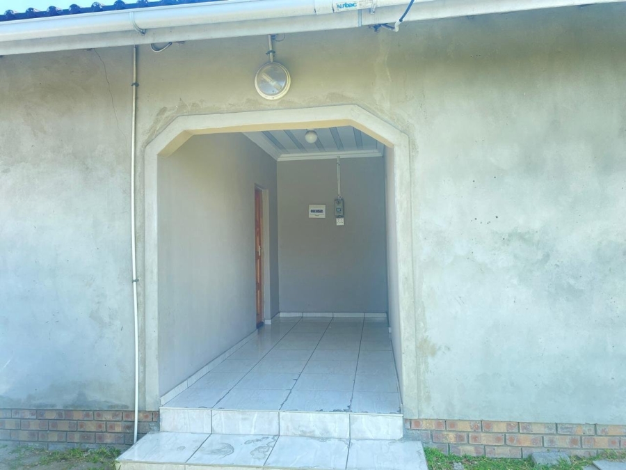  Bedroom Property for Sale in Mandlazini KwaZulu-Natal