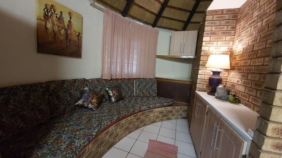 1 Bedroom Property for Sale in Umtentweni KwaZulu-Natal