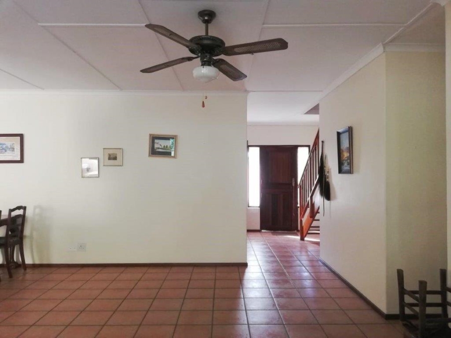 3 Bedroom Property for Sale in Umtentweni KwaZulu-Natal