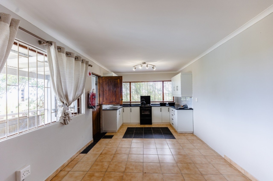 6 Bedroom Property for Sale in Southport KwaZulu-Natal