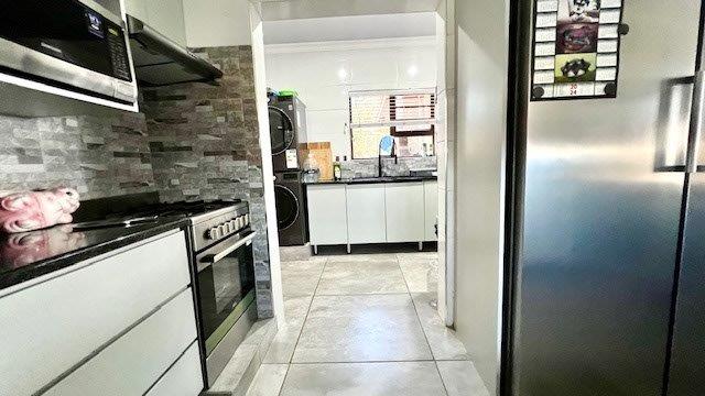 3 Bedroom Property for Sale in Manaba Beach KwaZulu-Natal