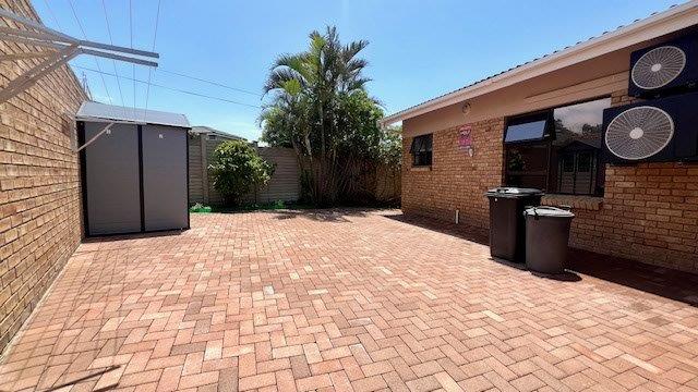 3 Bedroom Property for Sale in Manaba Beach KwaZulu-Natal