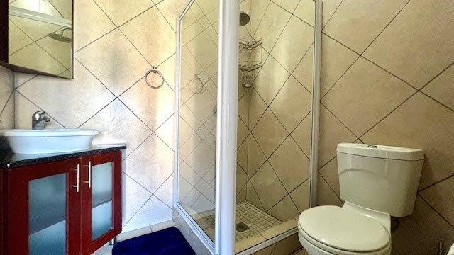 2 Bedroom Property for Sale in Uvongo KwaZulu-Natal