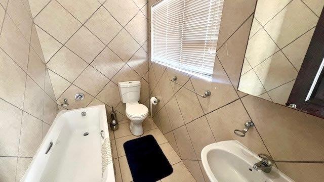 2 Bedroom Property for Sale in Uvongo KwaZulu-Natal