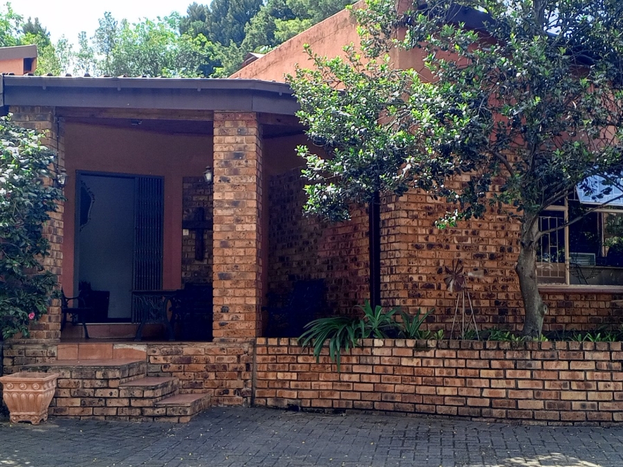 5 Bedroom Property for Sale in Huttenheights KwaZulu-Natal