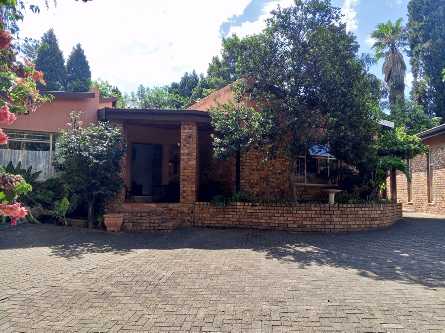 5 Bedroom Property for Sale in Huttenheights KwaZulu-Natal