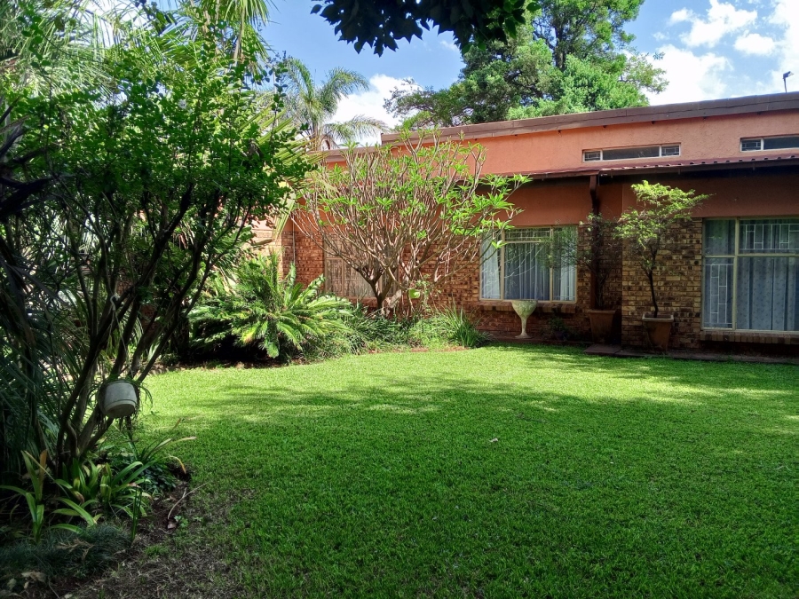 5 Bedroom Property for Sale in Huttenheights KwaZulu-Natal