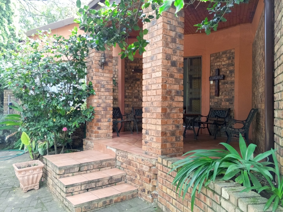 5 Bedroom Property for Sale in Huttenheights KwaZulu-Natal