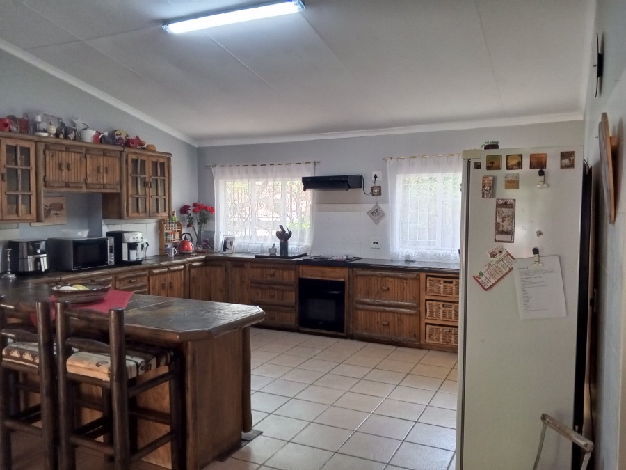 5 Bedroom Property for Sale in Huttenheights KwaZulu-Natal