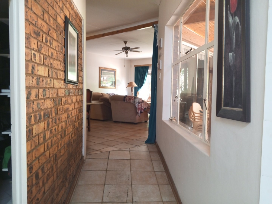 5 Bedroom Property for Sale in Huttenheights KwaZulu-Natal