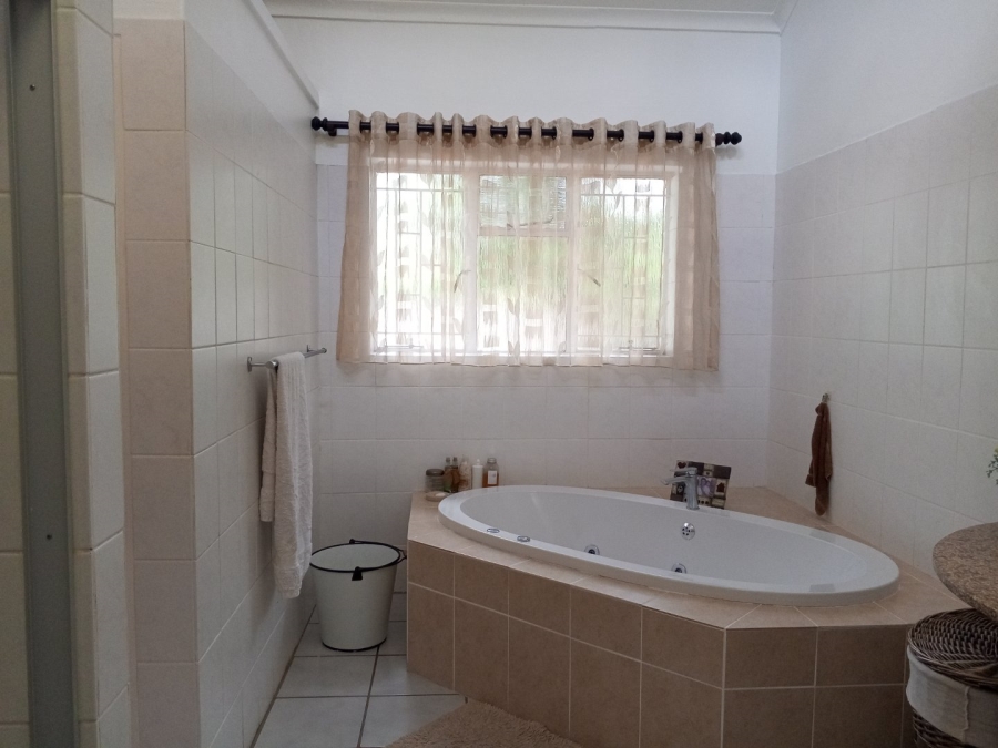 5 Bedroom Property for Sale in Huttenheights KwaZulu-Natal