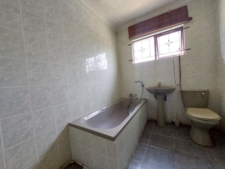  Bedroom Property for Sale in Larkfield KwaZulu-Natal