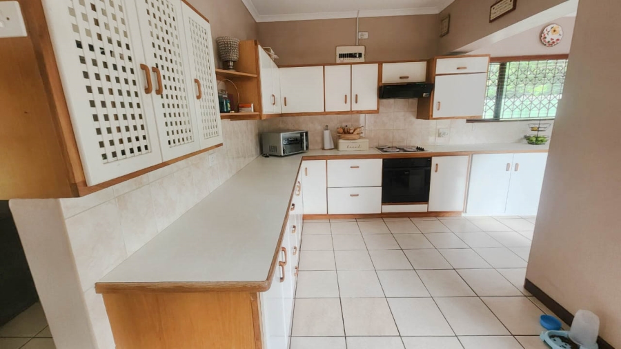 3 Bedroom Property for Sale in Umtentweni KwaZulu-Natal