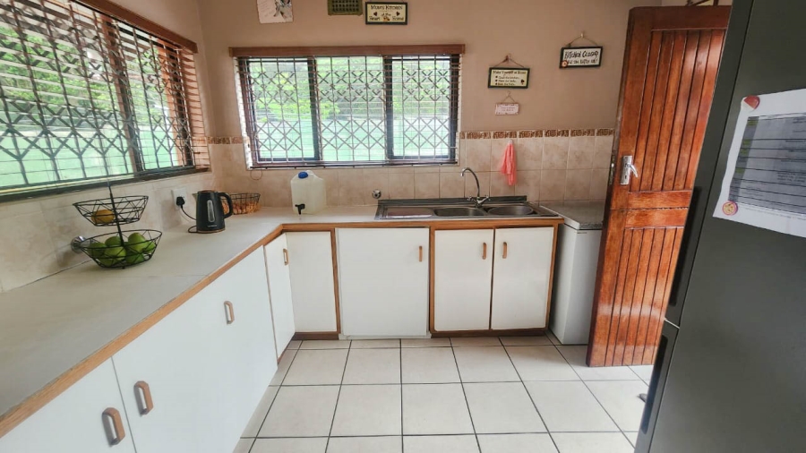 3 Bedroom Property for Sale in Umtentweni KwaZulu-Natal