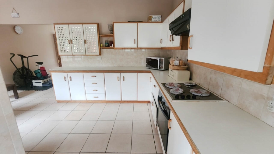 3 Bedroom Property for Sale in Umtentweni KwaZulu-Natal