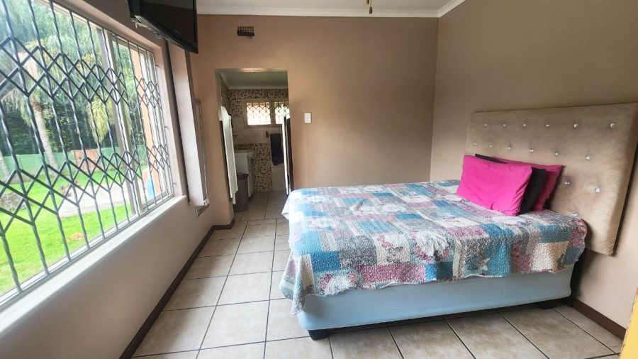 3 Bedroom Property for Sale in Umtentweni KwaZulu-Natal