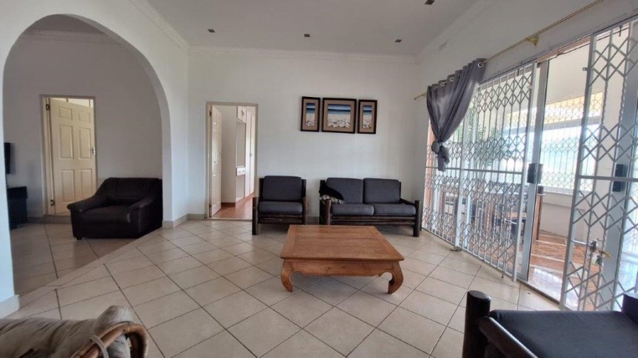 5 Bedroom Property for Sale in Umtentweni KwaZulu-Natal