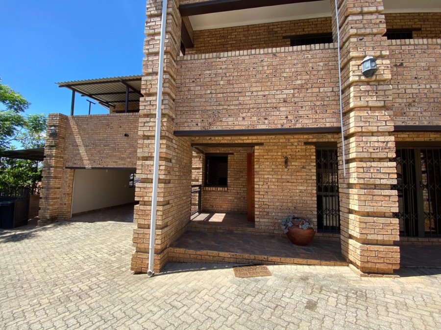 To Let 4 Bedroom Property for Rent in Signal Hill KwaZulu-Natal