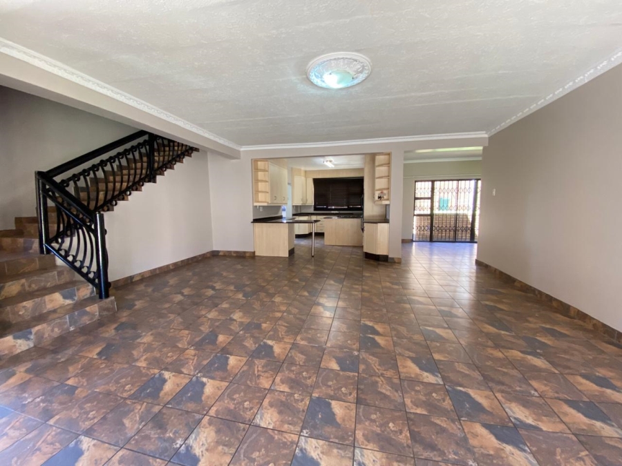 To Let 4 Bedroom Property for Rent in Signal Hill KwaZulu-Natal