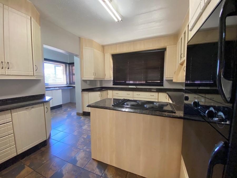 To Let 4 Bedroom Property for Rent in Signal Hill KwaZulu-Natal