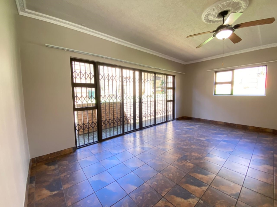 To Let 4 Bedroom Property for Rent in Signal Hill KwaZulu-Natal