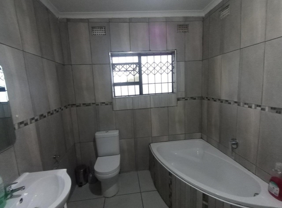 4 Bedroom Property for Sale in Scottsville KwaZulu-Natal