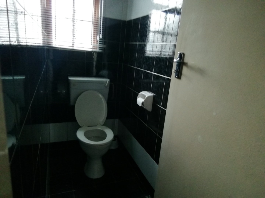 3 Bedroom Property for Sale in Parkgate KwaZulu-Natal