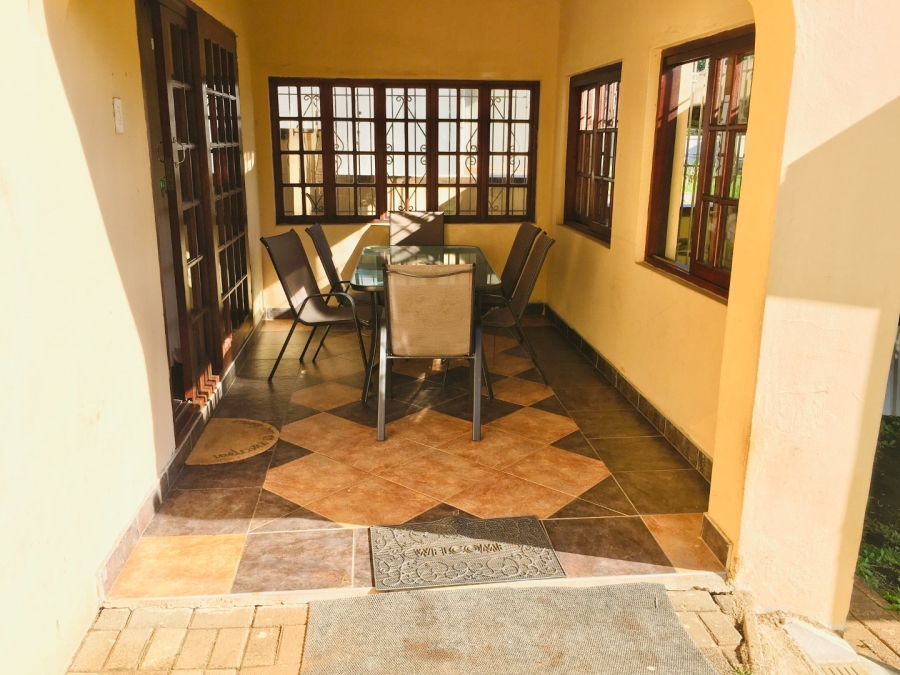 6 Bedroom Property for Sale in Marburg KwaZulu-Natal