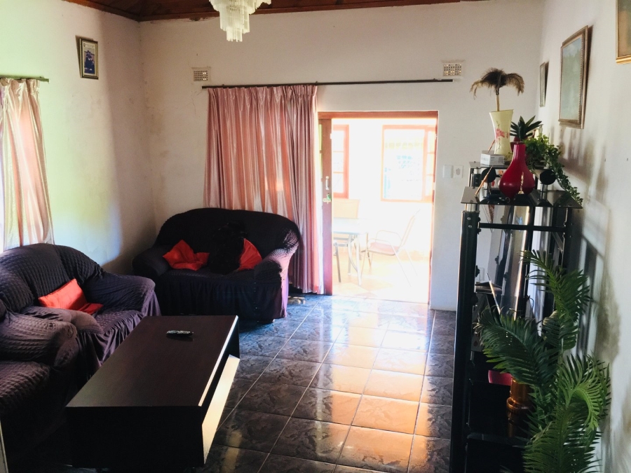 6 Bedroom Property for Sale in Marburg KwaZulu-Natal