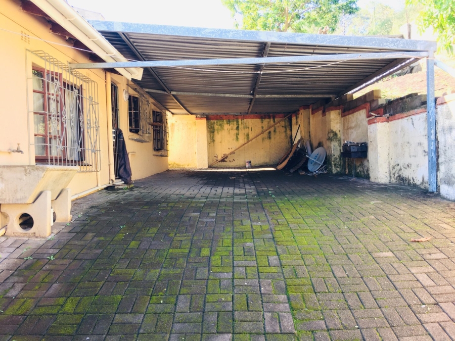 6 Bedroom Property for Sale in Marburg KwaZulu-Natal