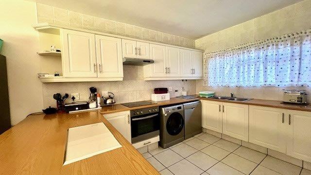 4 Bedroom Property for Sale in St Michaels On Sea KwaZulu-Natal