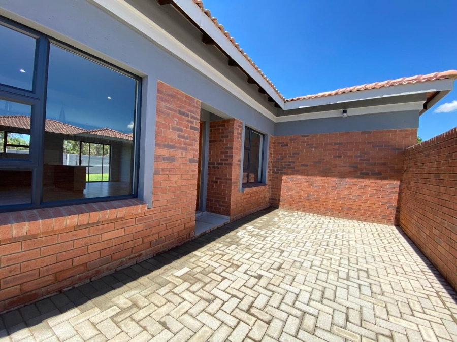 3 Bedroom Property for Sale in Schuinshoogte KwaZulu-Natal