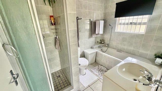 4 Bedroom Property for Sale in Marina Beach KwaZulu-Natal