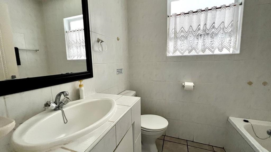 3 Bedroom Property for Sale in Uvongo KwaZulu-Natal