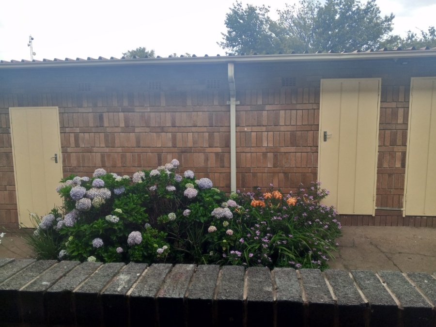 2 Bedroom Property for Sale in Huttenheights KwaZulu-Natal