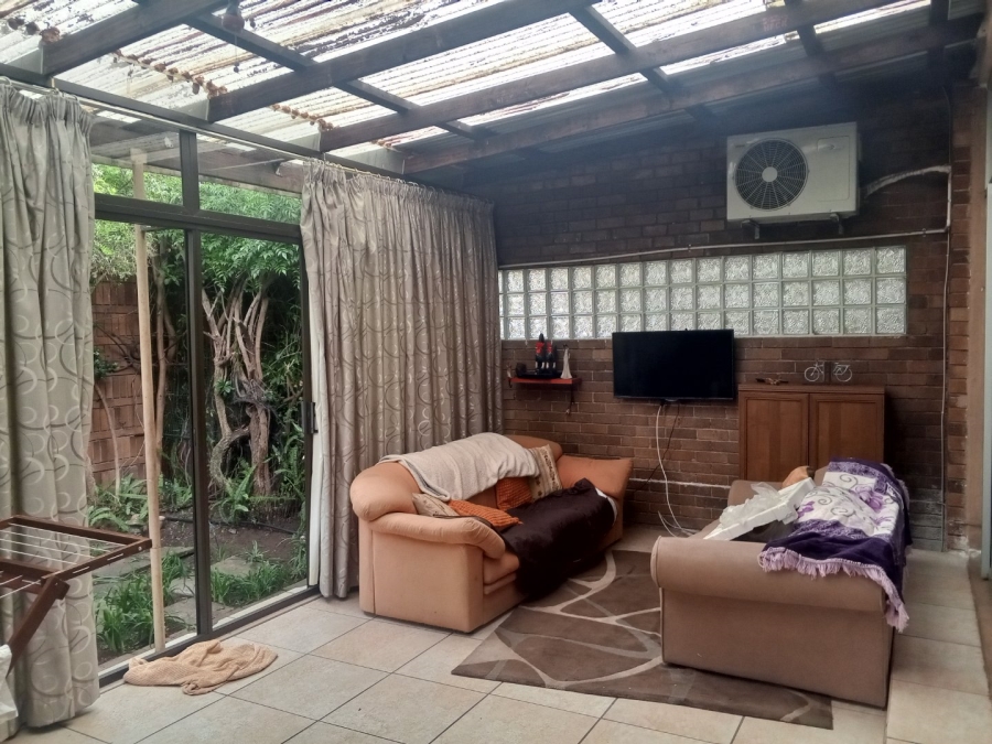 2 Bedroom Property for Sale in Huttenheights KwaZulu-Natal