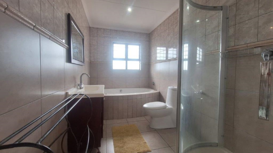 4 Bedroom Property for Sale in Southport KwaZulu-Natal