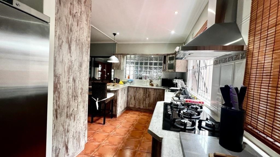 4 Bedroom Property for Sale in Uvongo KwaZulu-Natal