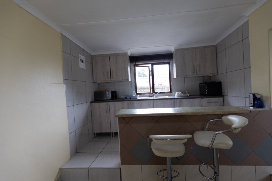 7 Bedroom Property for Sale in Southport KwaZulu-Natal