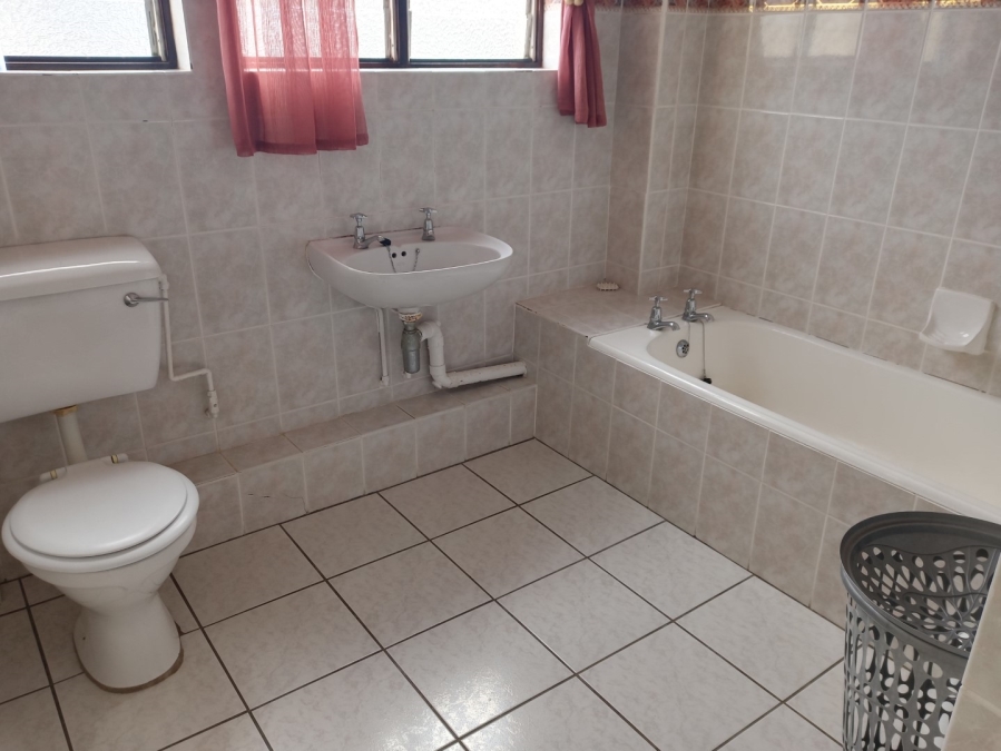 3 Bedroom Property for Sale in Uvongo KwaZulu-Natal