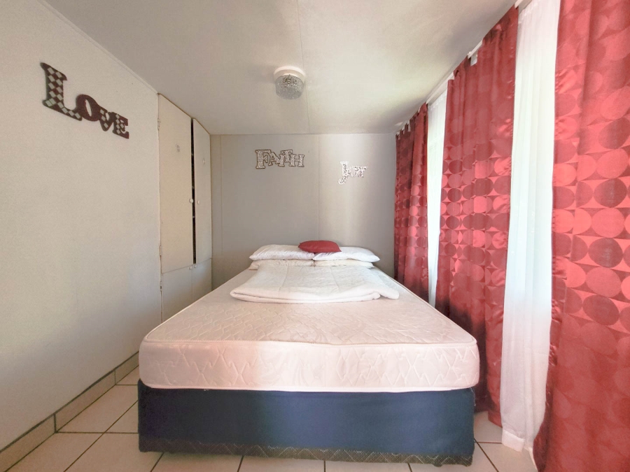 2 Bedroom Property for Sale in Hibberdene KwaZulu-Natal