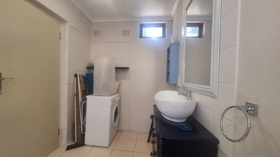 1 Bedroom Property for Sale in Marina Beach KwaZulu-Natal