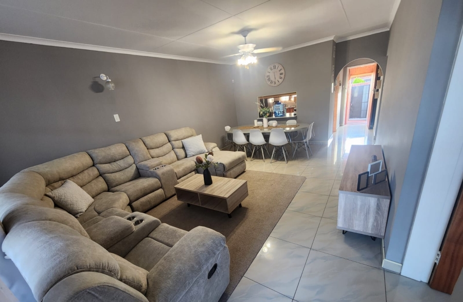 3 Bedroom Property for Sale in Newcastle KwaZulu-Natal