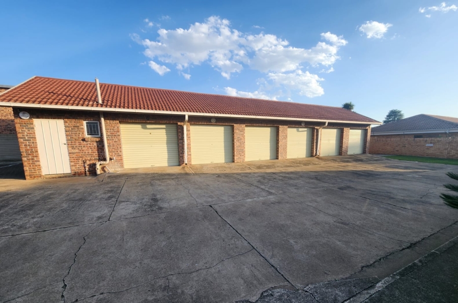 3 Bedroom Property for Sale in Newcastle KwaZulu-Natal