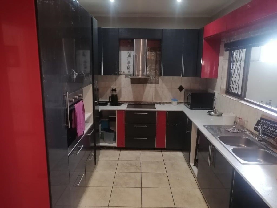 4 Bedroom Property for Sale in Oslo Beach KwaZulu-Natal