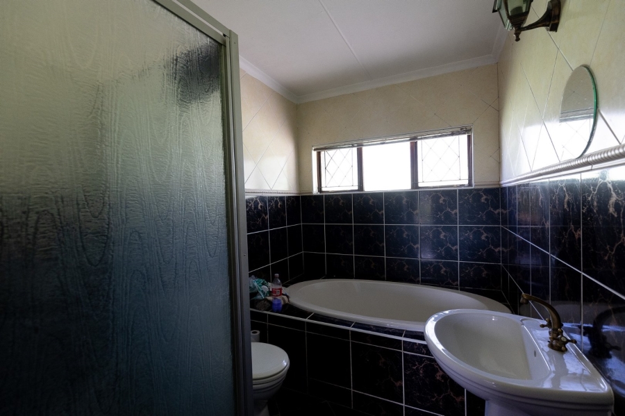 4 Bedroom Property for Sale in Uvongo KwaZulu-Natal